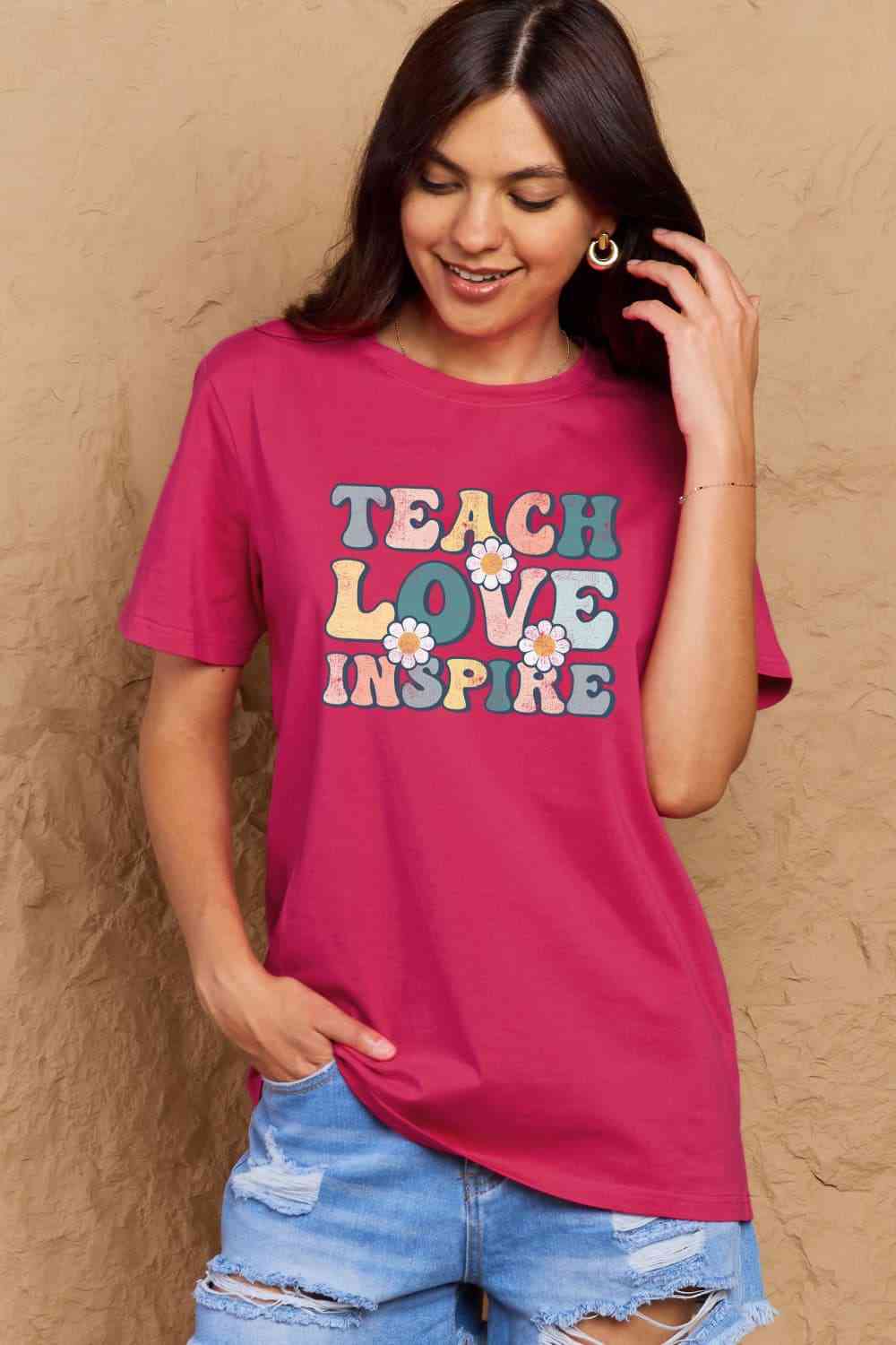 Camiseta de algodón con gráfico TEACH LOVE INSPIRE de talla grande de Simply Love