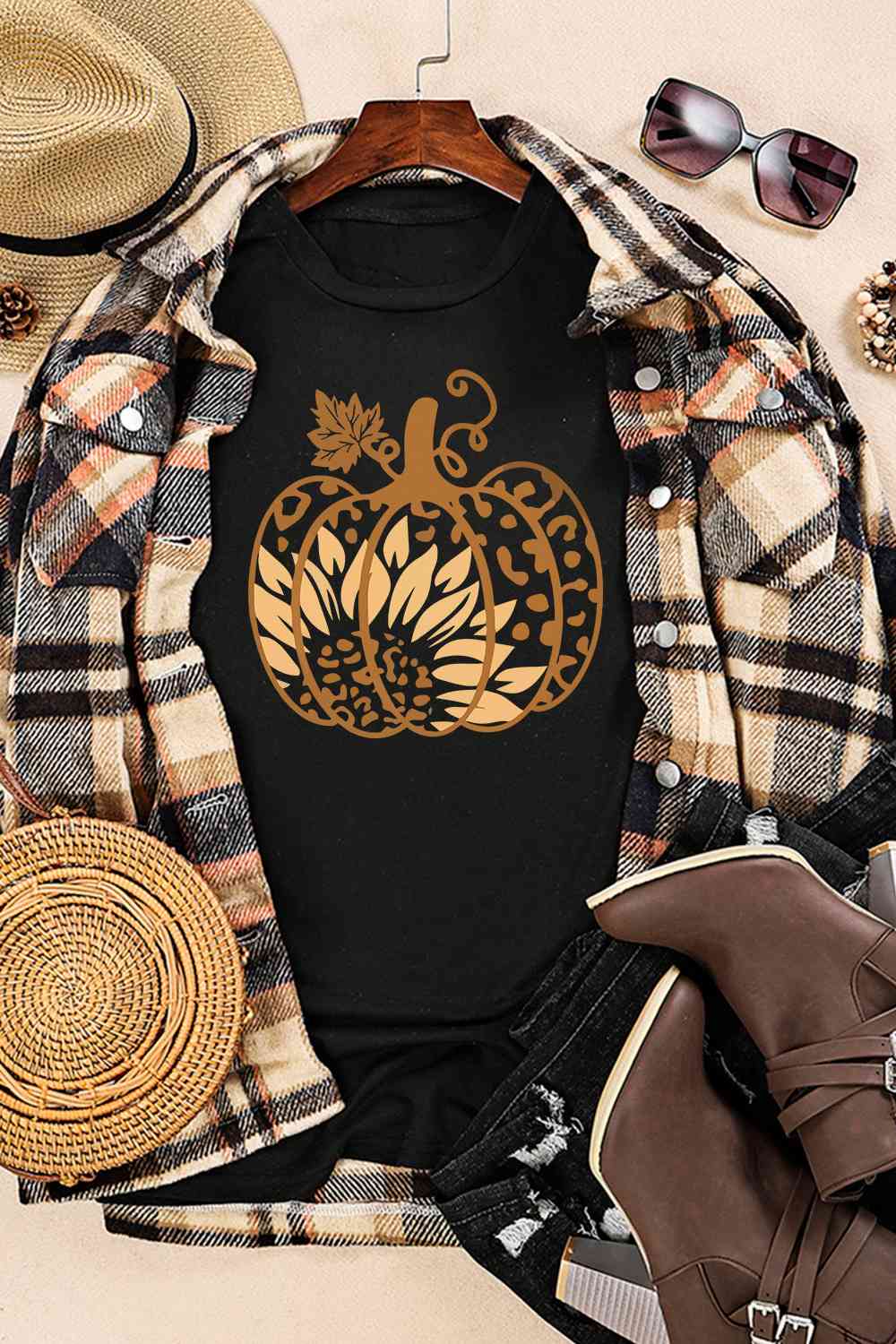 Round Neck Short Sleeve Pumpkin Graphic T-Shirt