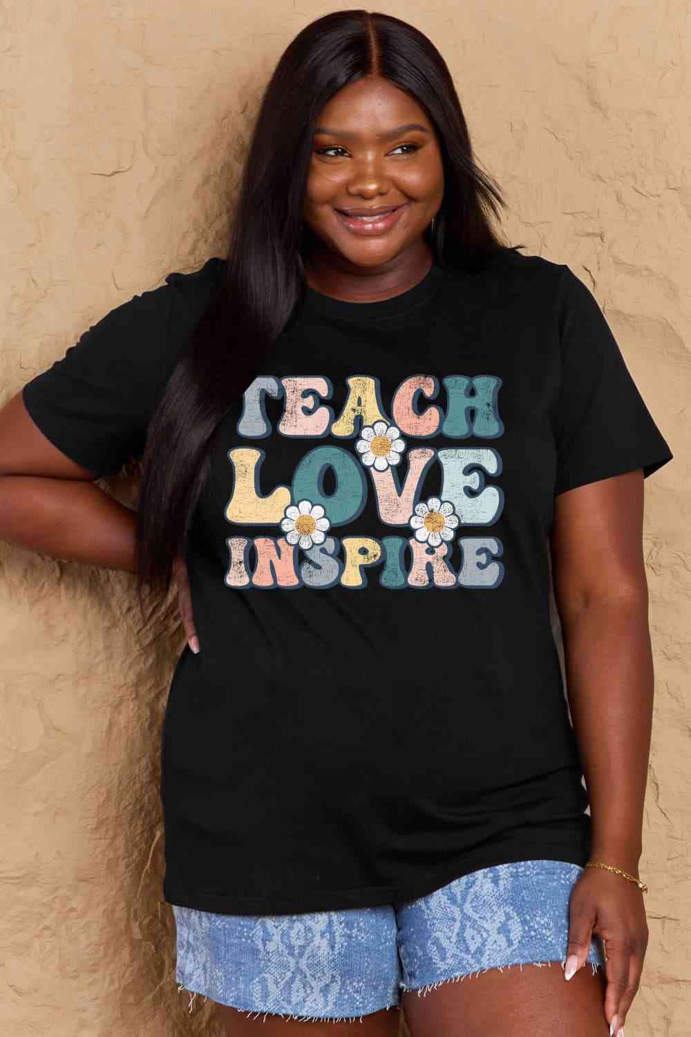 Simply Love フルサイズ TEACH LOVE INSPIRE グラフィック コットン T シャツ