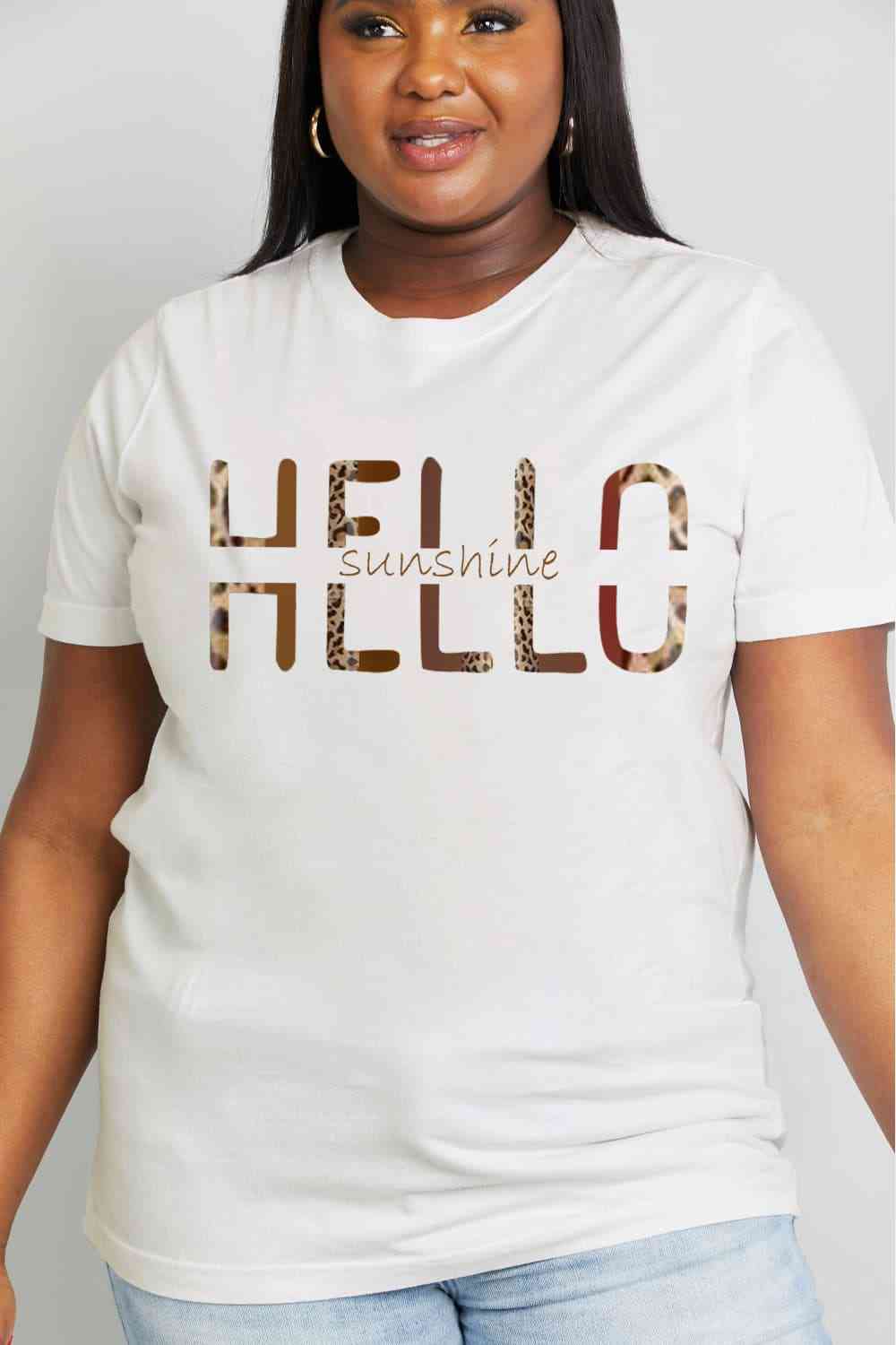 Camiseta de algodón con estampado HELLO SUNSHINE de tamaño completo de Simply Love