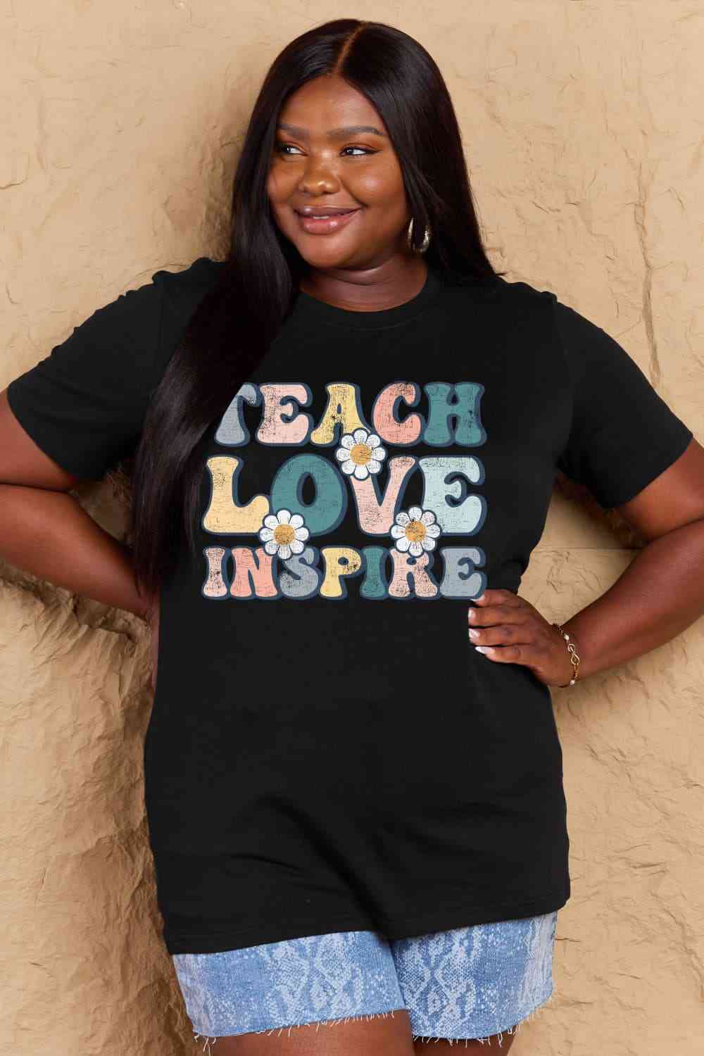 Camiseta de algodón con gráfico TEACH LOVE INSPIRE de talla grande de Simply Love