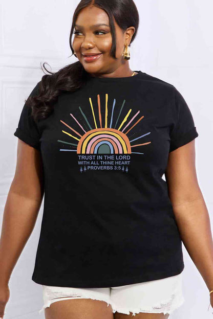 Camiseta de algodón con estampado de arco iris de tamaño completo de Simply Love