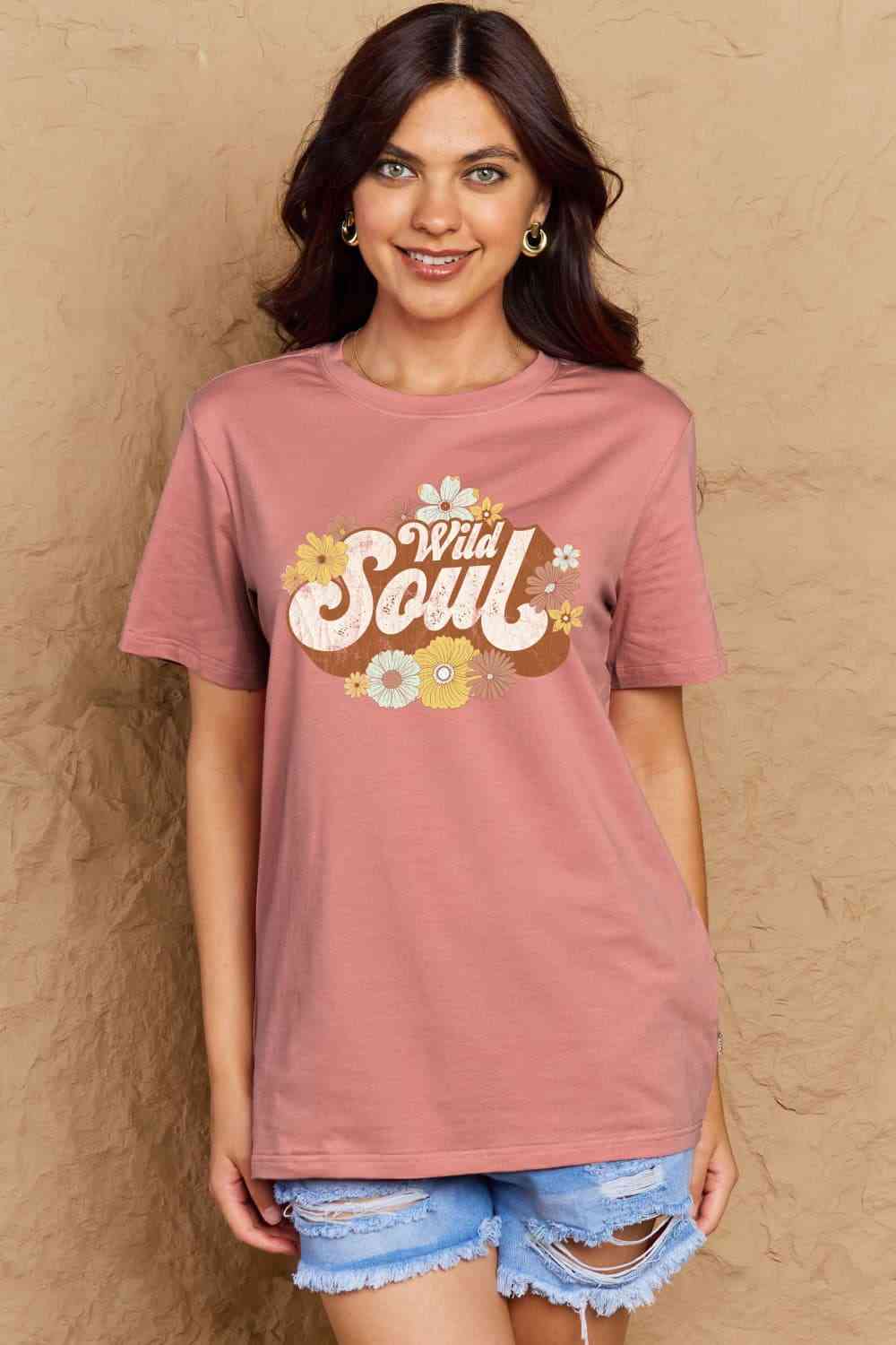 Camiseta de algodón con gráfico WILD SOUL de tamaño completo de Simply Love