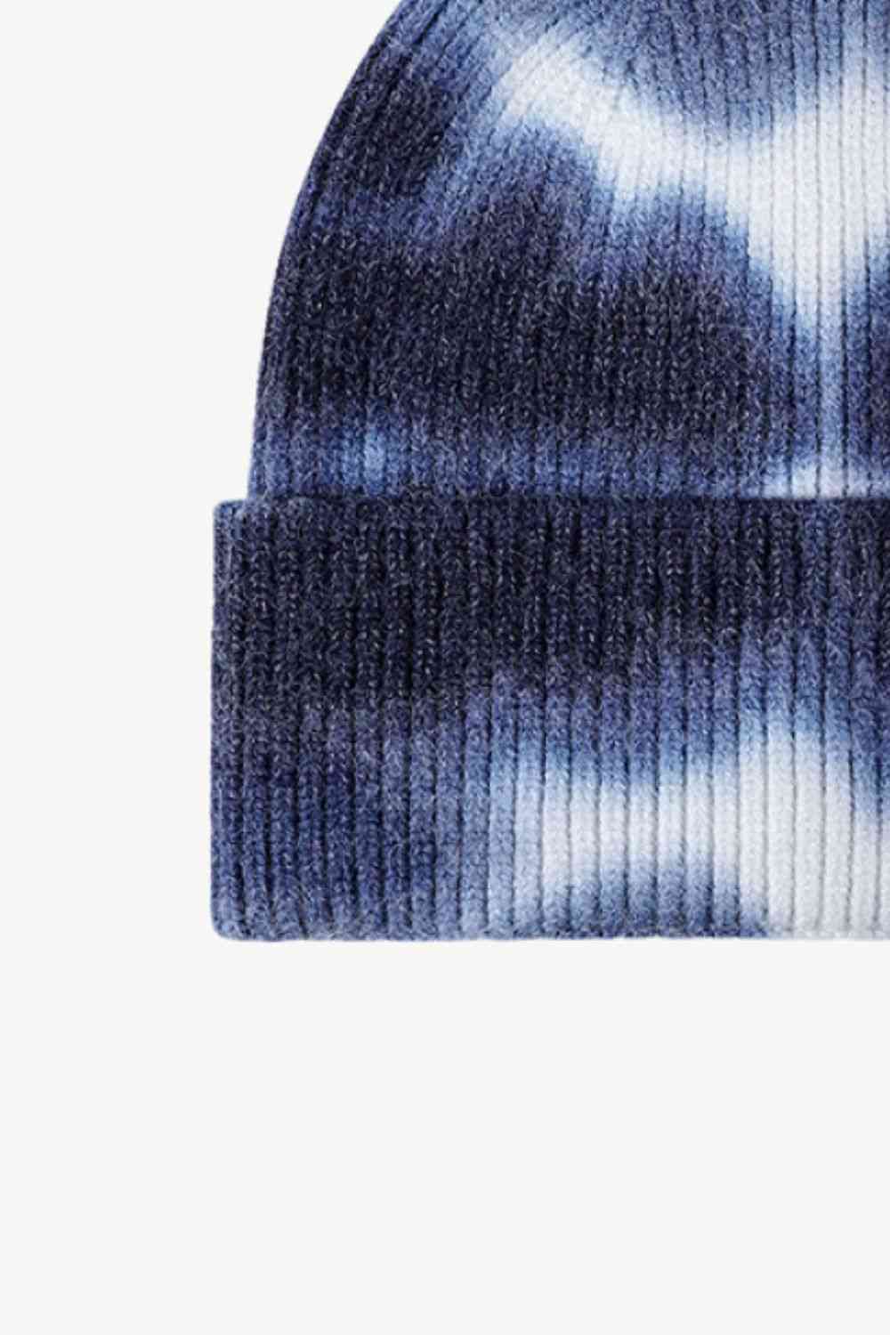 Gorro de punto con puños teñido anudado