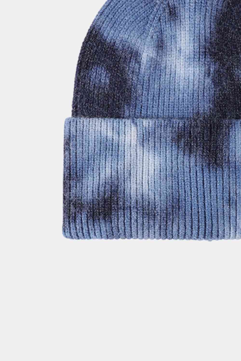 Gorro de punto acanalado con puños teñidos anudados