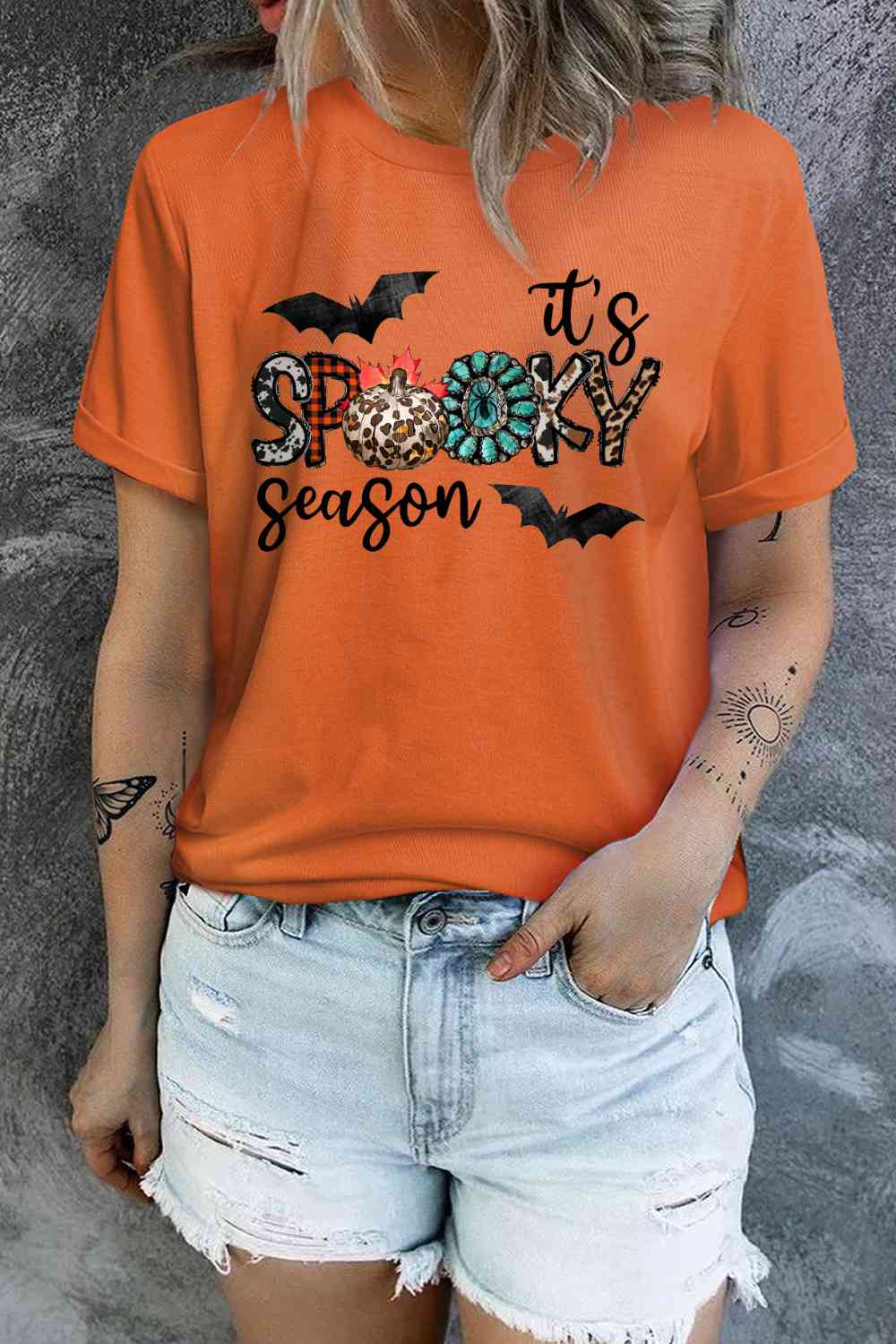 ラウンドネック半袖 IT'S SPOOKY SEASON グラフィック Tシャツ