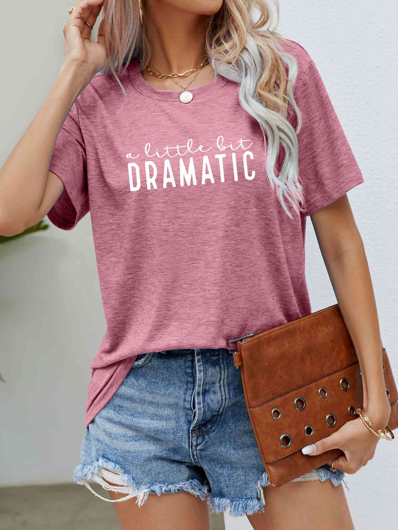 Camiseta gráfica UN POCO DRAMÁTICO